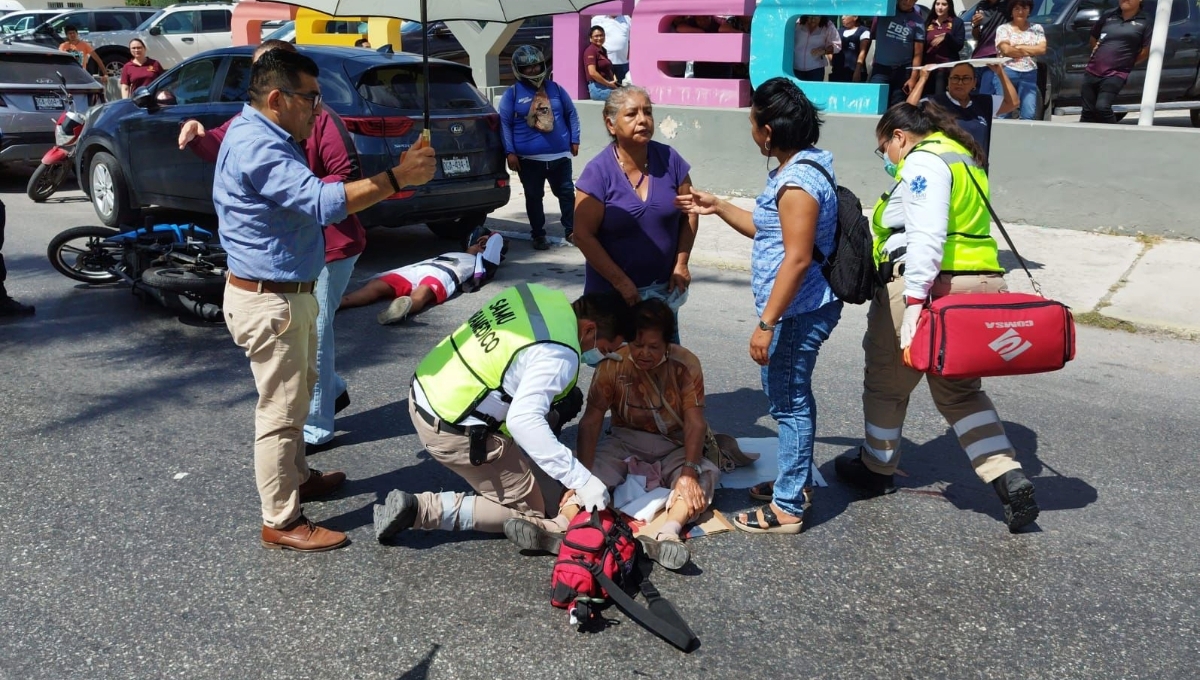 Motociclista atropella a una abuelita en un paso peatonal en Campeche