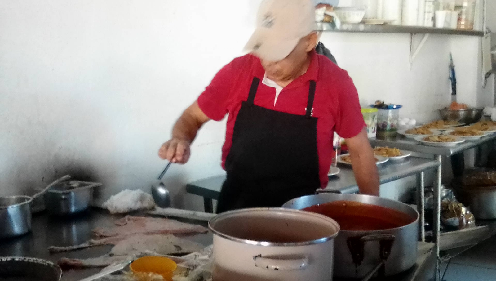 Restauranteros de Playa del Carmen 'se las ven negras' con el precio del pollo