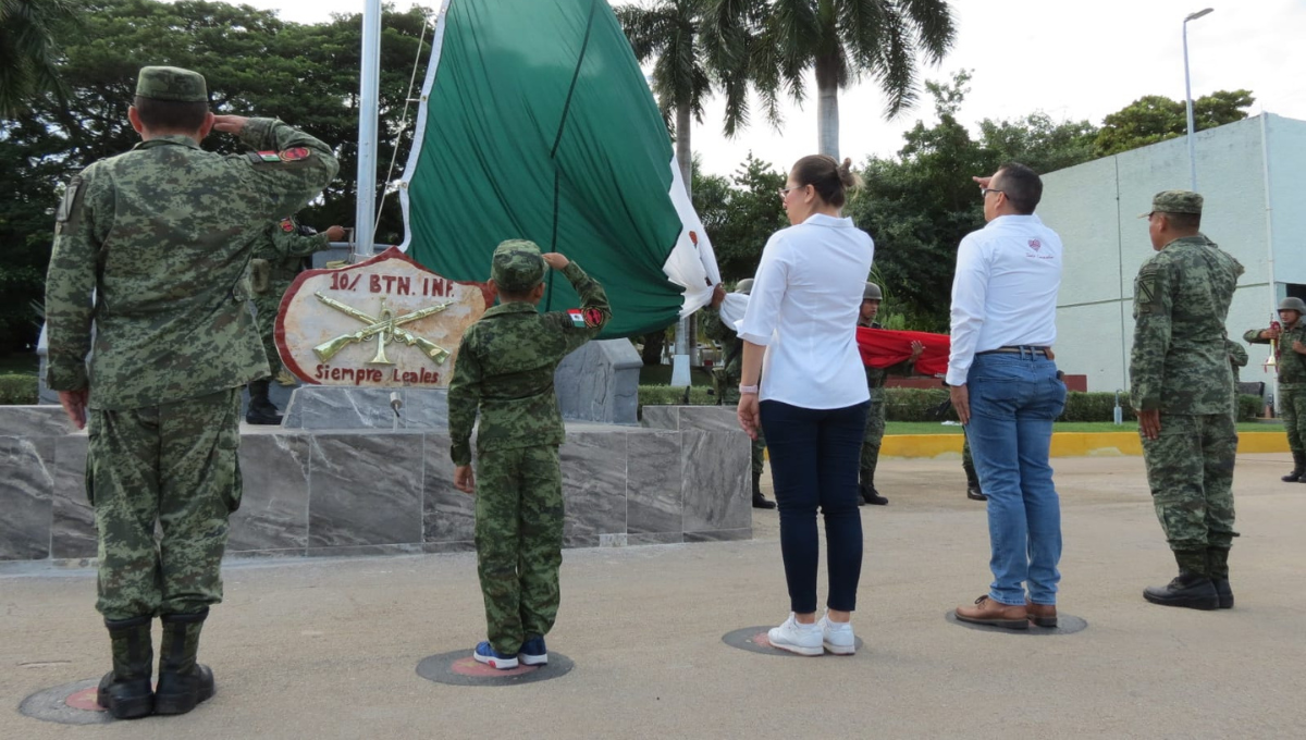 Niño de 10 años se convierte en soldado honorario por un día en Campeche