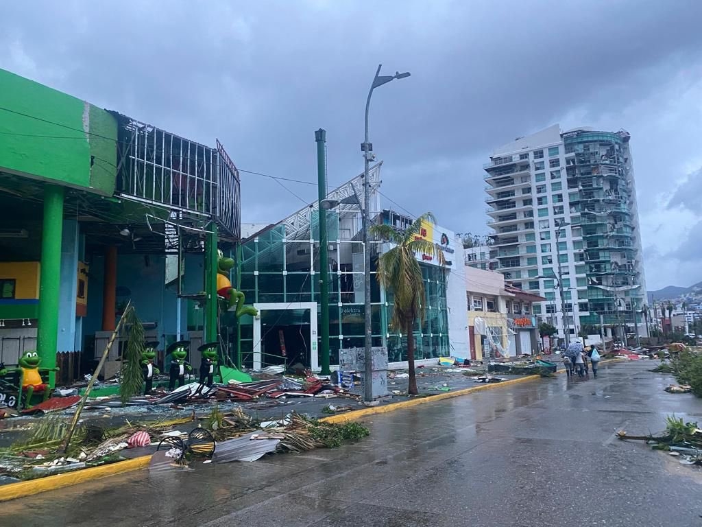 Banca aplicará apoyos para la población afectada por el Huracán Otis en Guerrero
