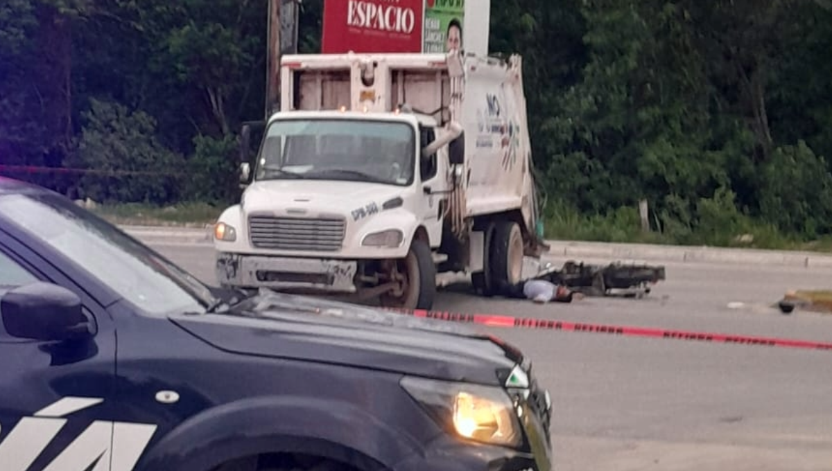 Muere motociclista al impactarse contra un camión de basura en Playa del Carmen