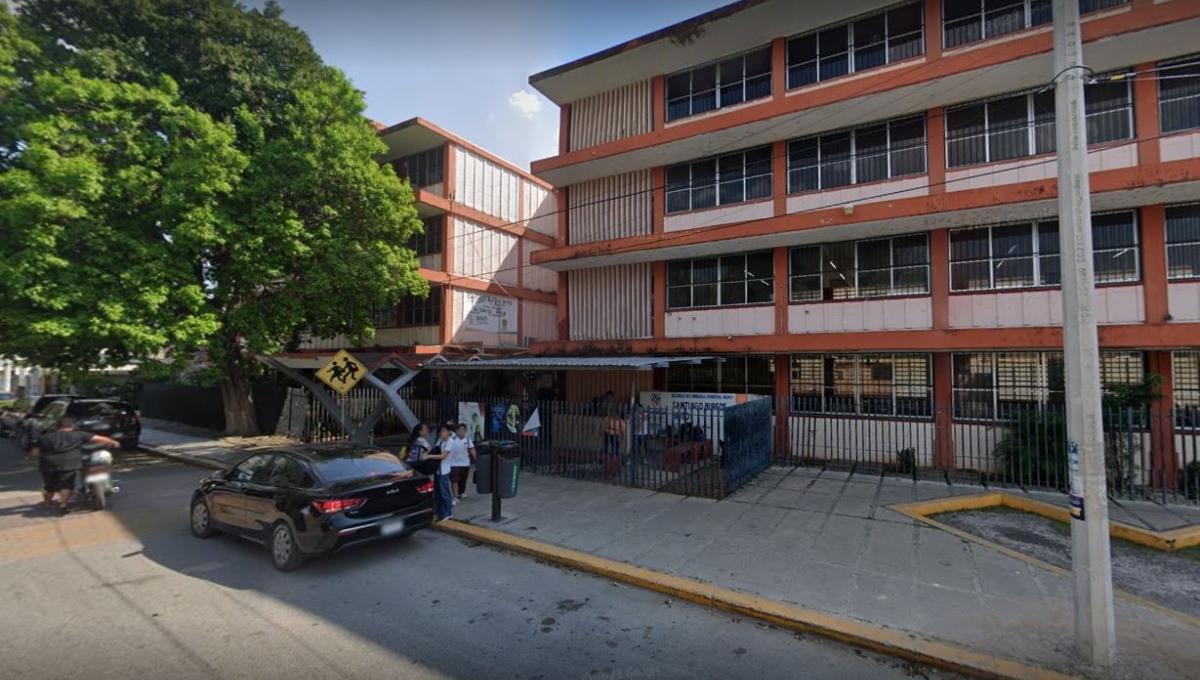 El padre huyó del sitio luego de golpear al maestro en la secundaria número 1 de Mérida