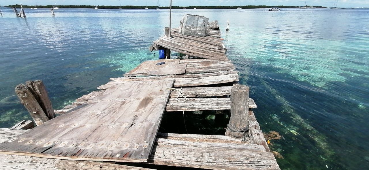 Burocracia en Isla Mujeres 'destruye' muelle de la cooperativa pesquera