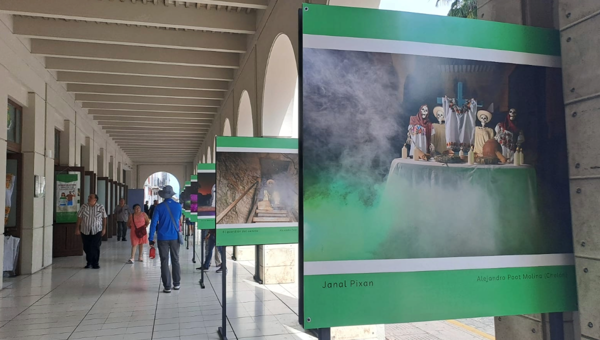 Preserva tradiciones a través de exposición de fotografías en Mérida