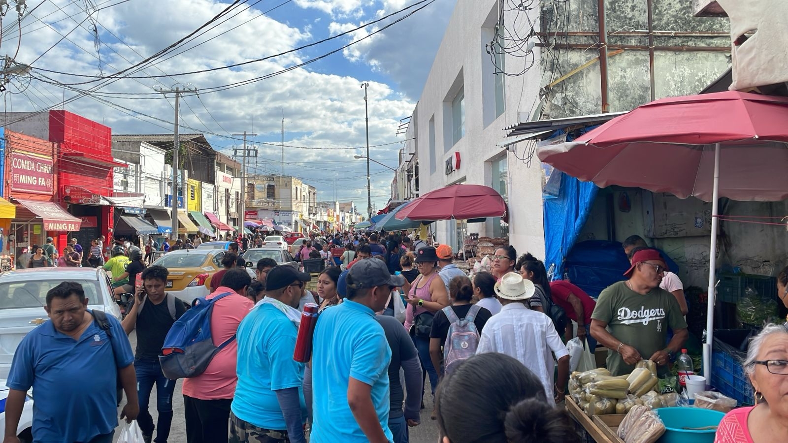El Centro de Mérida luce abarrotado de personas