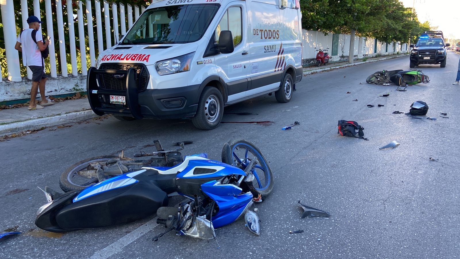 Ambos motociclistas presentaron graves heridas en el cuerpo tras el choque