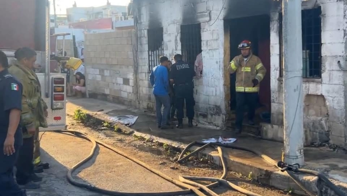 Incendio deja en 'cenizas' una casa al Oriente de Mérida