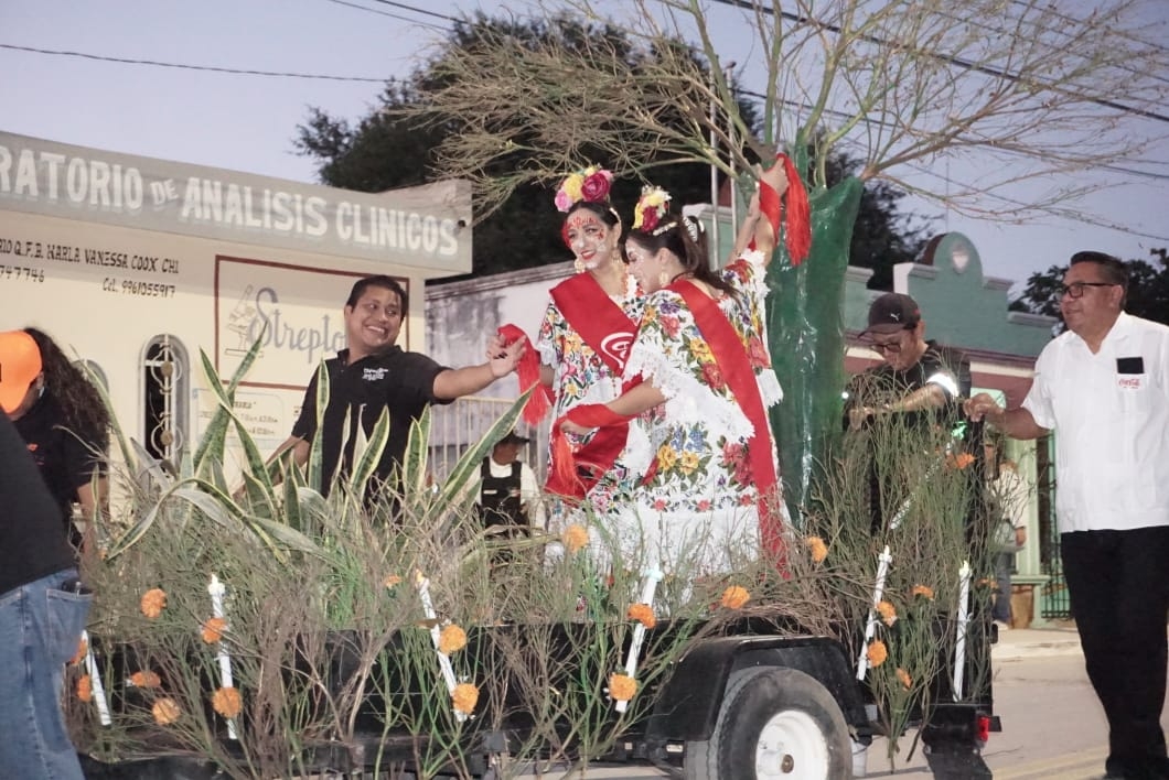 Comienza el Paseo de los Pixanes por Día de Muertos en Pomuch, Campeche: EN VIVO