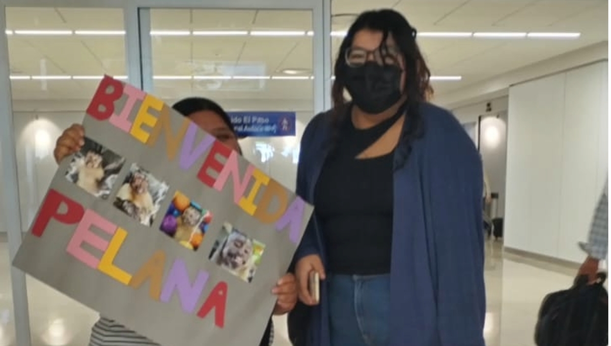 Aeropuerto de Mérida: Joven conoce a su amiga de internet después de siete años de plática