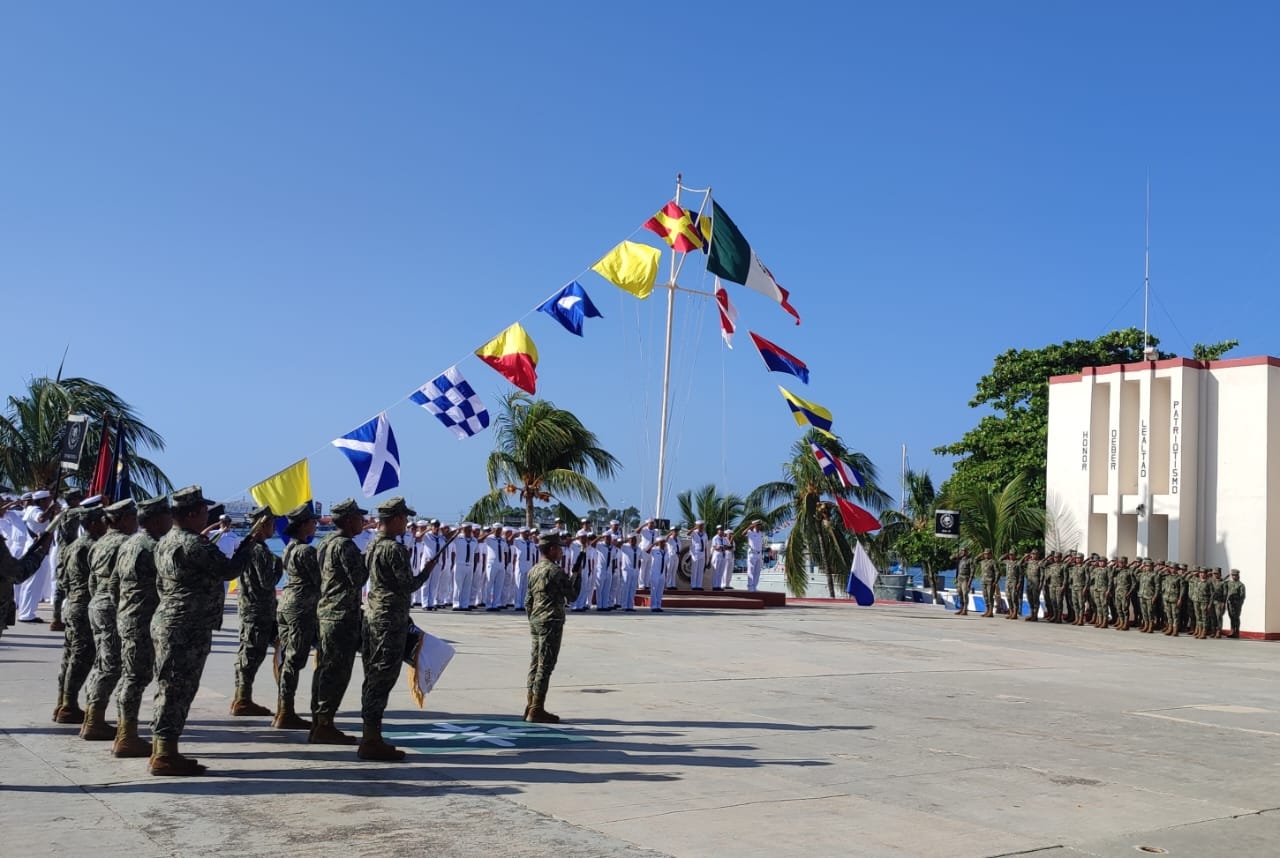 En Progreso, realizan ceremonia por el 202 aniversario de la Armada de México