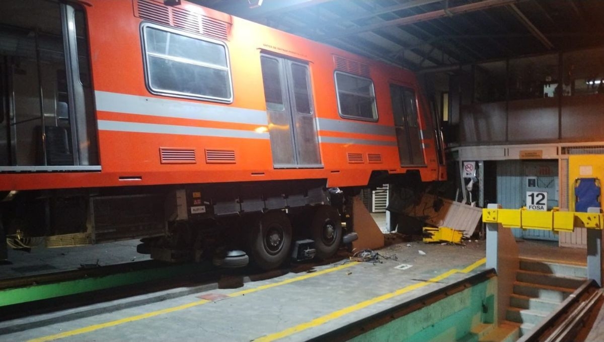 Convoy del Metro se impacta en talleres de El Rosario