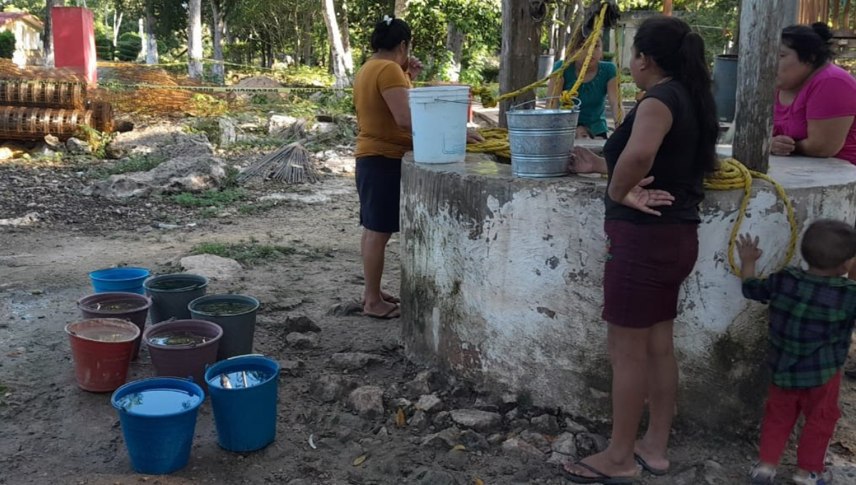 Los vecinos han regresado a sacar agua del pozo con riesgo a enfermarse