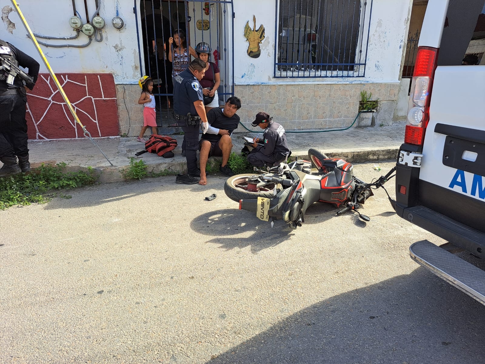 Conductor arrolla a motociclista cerca del malecón de Progreso