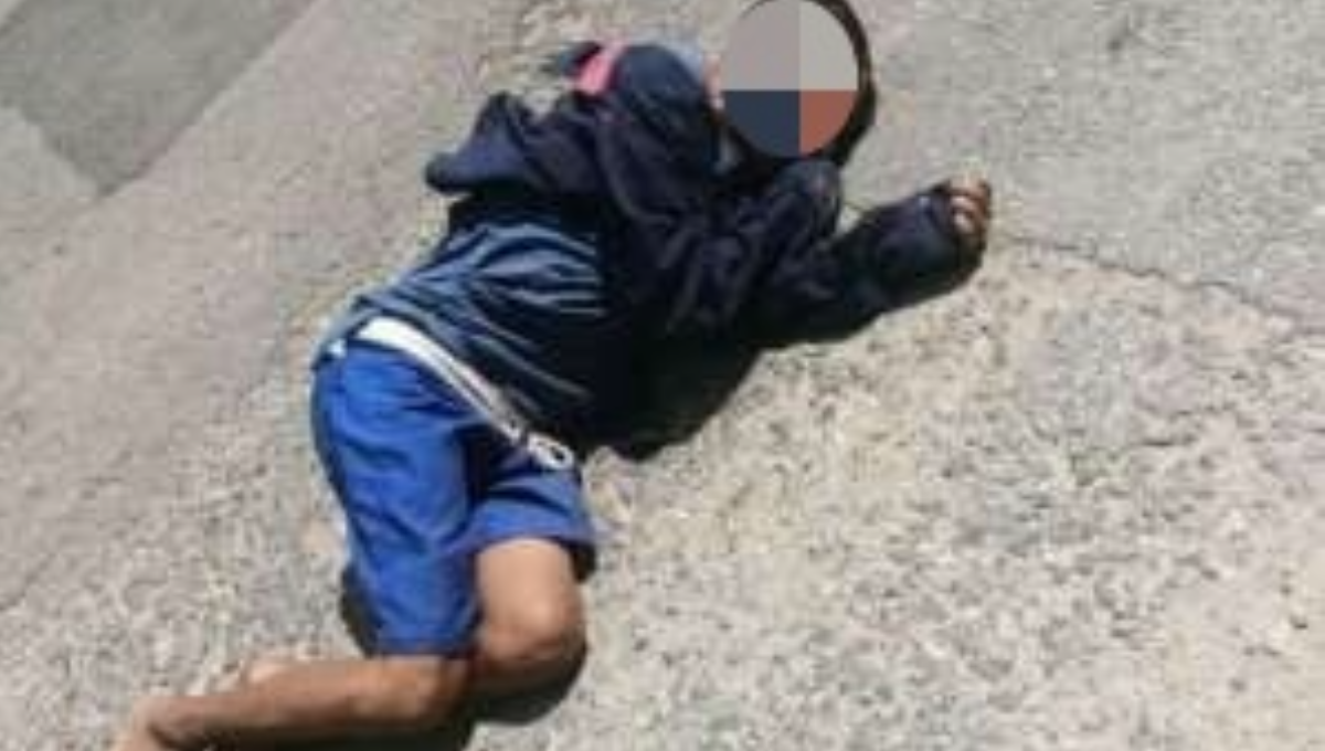 Hombre en estado de ebriedad vuelca con su triciclo y termina herido en el Sur de Mérida