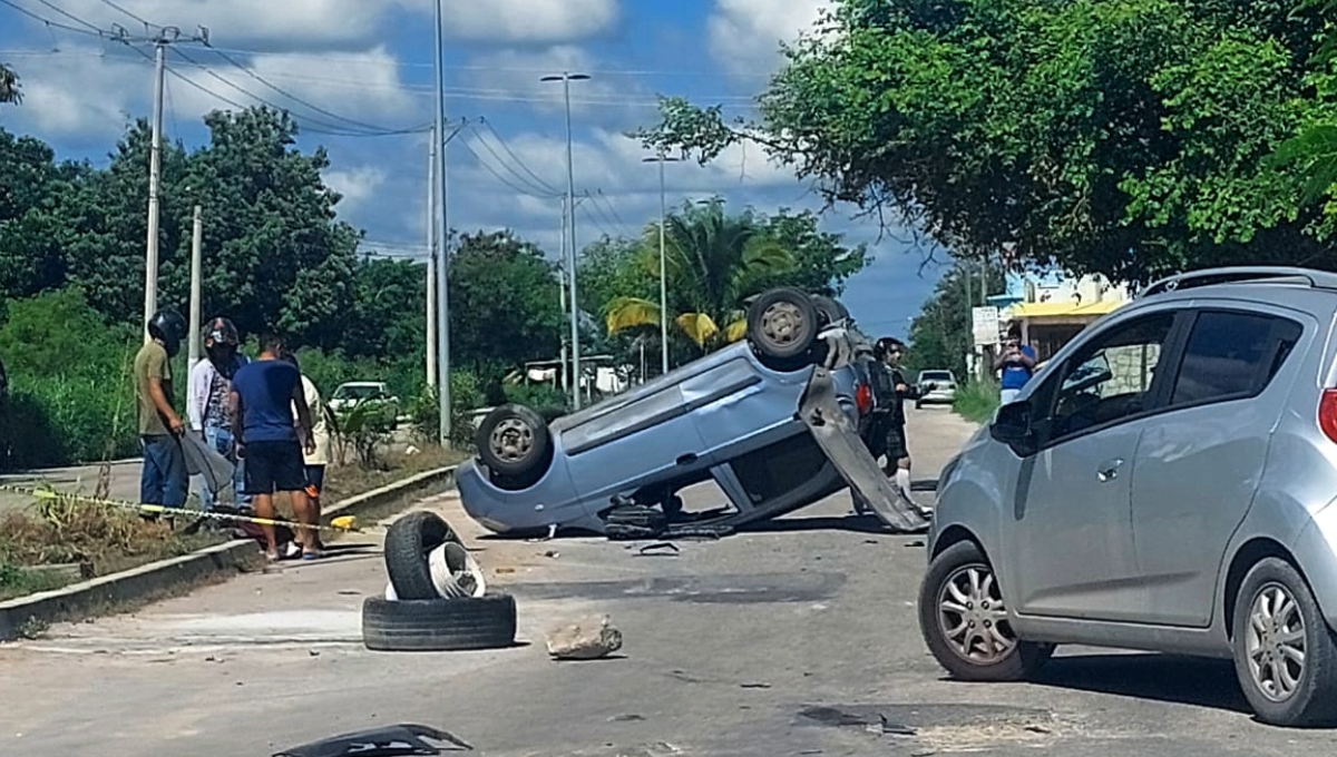 Automóvil vuelca en Chetumal; hay una persona lesionada