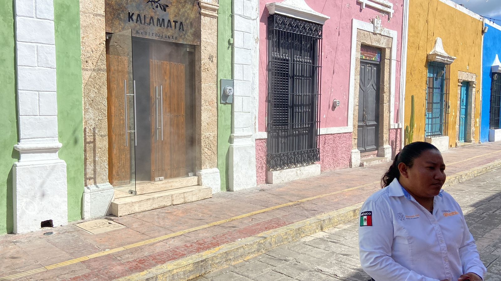 Vecinos de Campeche confunden fumigación con un incendio en un restaurante