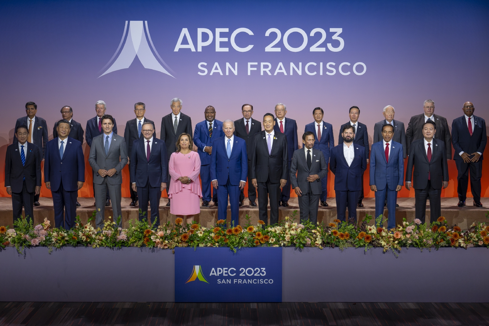 El presidente AMLO y Joe Biden sostienen reunión bilateral en el marco del APEC