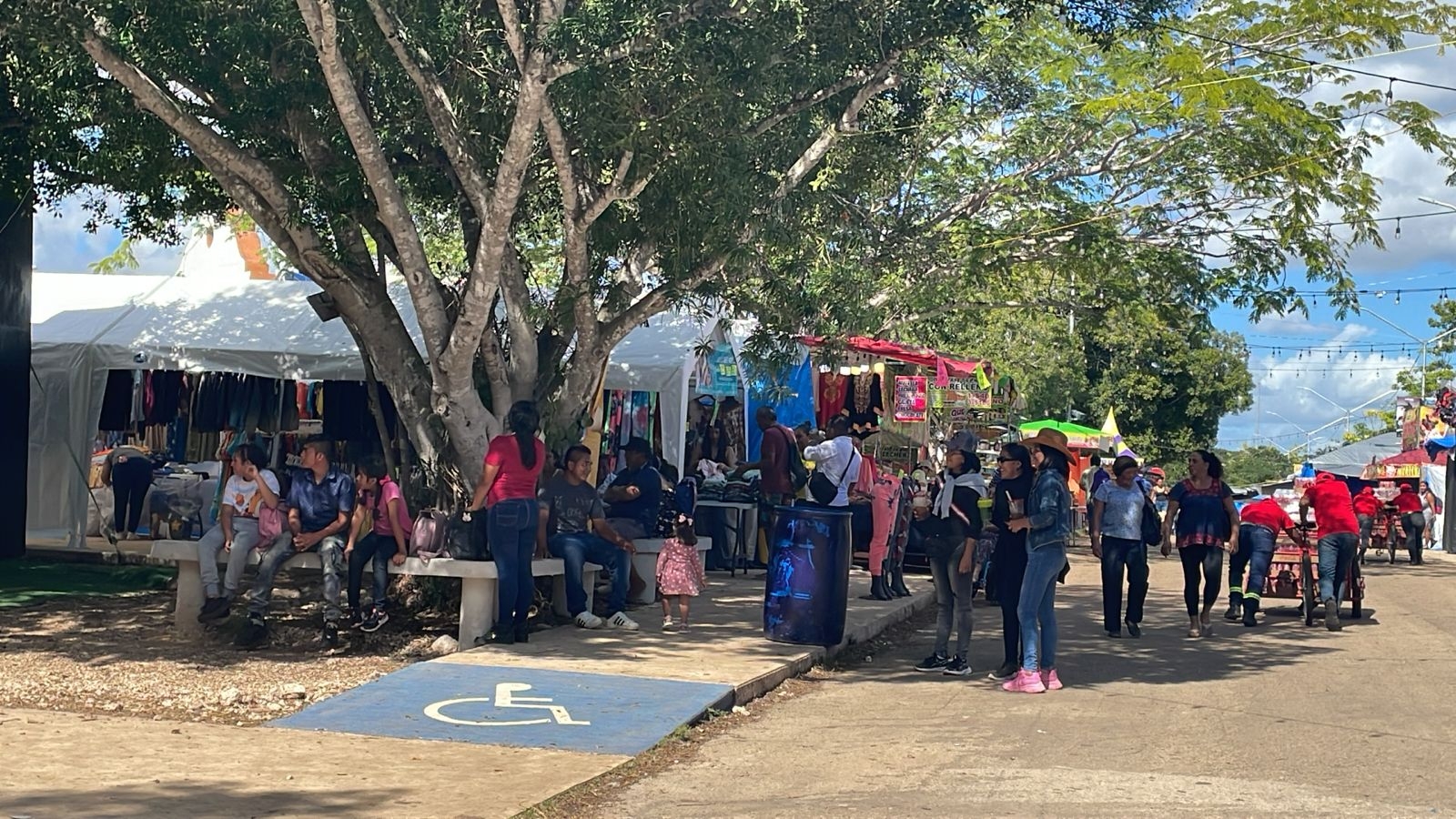 Así se vive la Feria Yucatán Xmatkuil 2023 este sábado: EN VIVO
