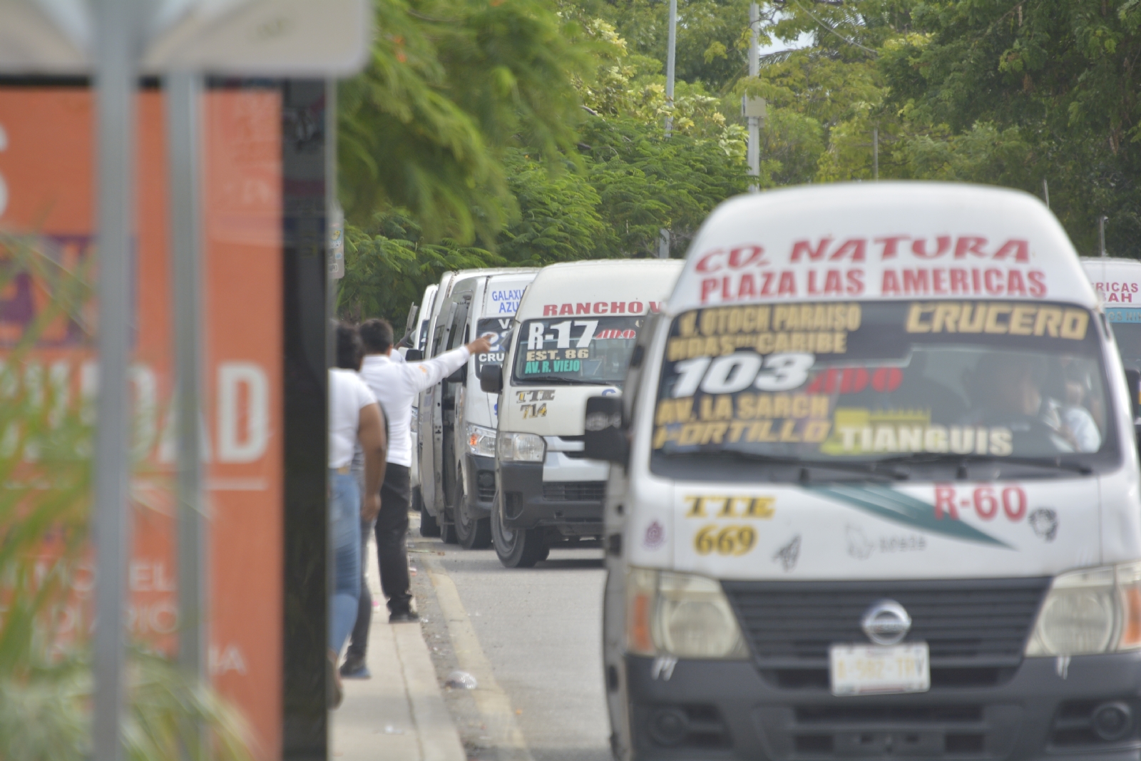 En Cancún, ciudadanos exigen mejoras en el transporte público