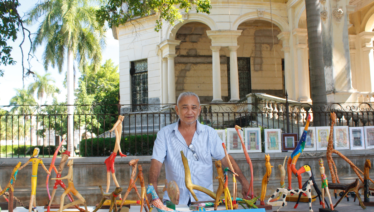 Jorge Guerra, el artista que crea esculturas con madera rescatada en Mérida