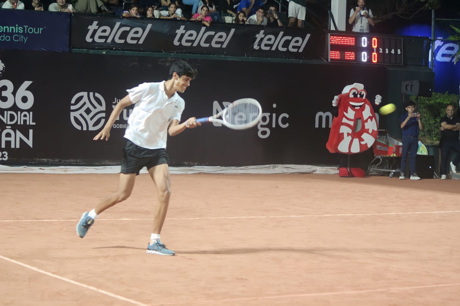 Rodrigo Pacheco Méndez comienza con victoria la Copa Mundial Yucatán Juvenil grado A J500 de Tenis