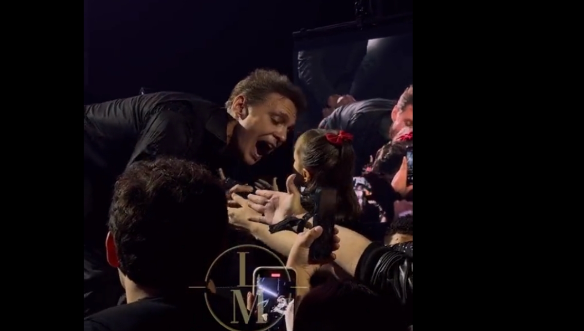 Critican a Luis Miguel por besar a niña en la boca en concierto en la CDMX: VIDEO