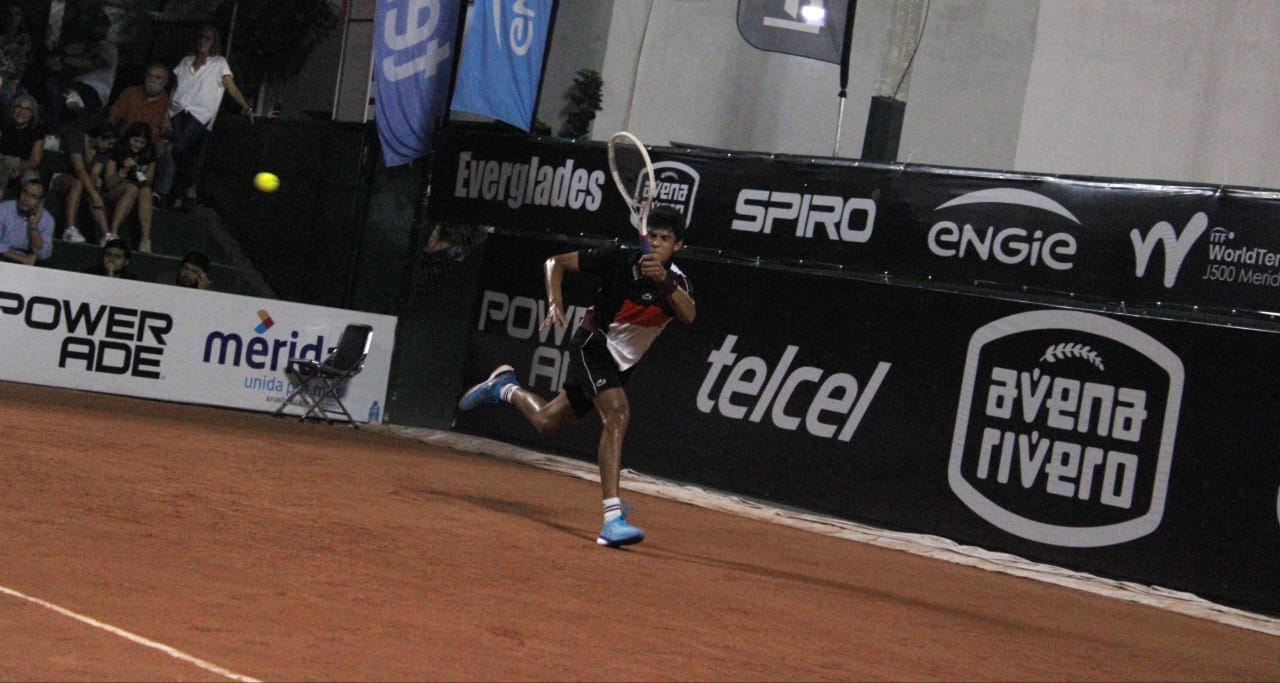 Rodrigo Pacheco paso la primera ronda de la Copa Mundial Yucatán Juvenil de Tenis de grado J500