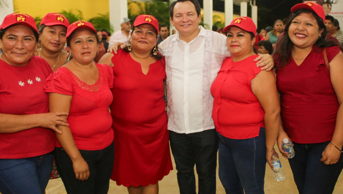 Contento, motivado por las muestras de apoyo, Huacho Díaz Mena agradeció la hospitalidad y el apoyo de los militantes