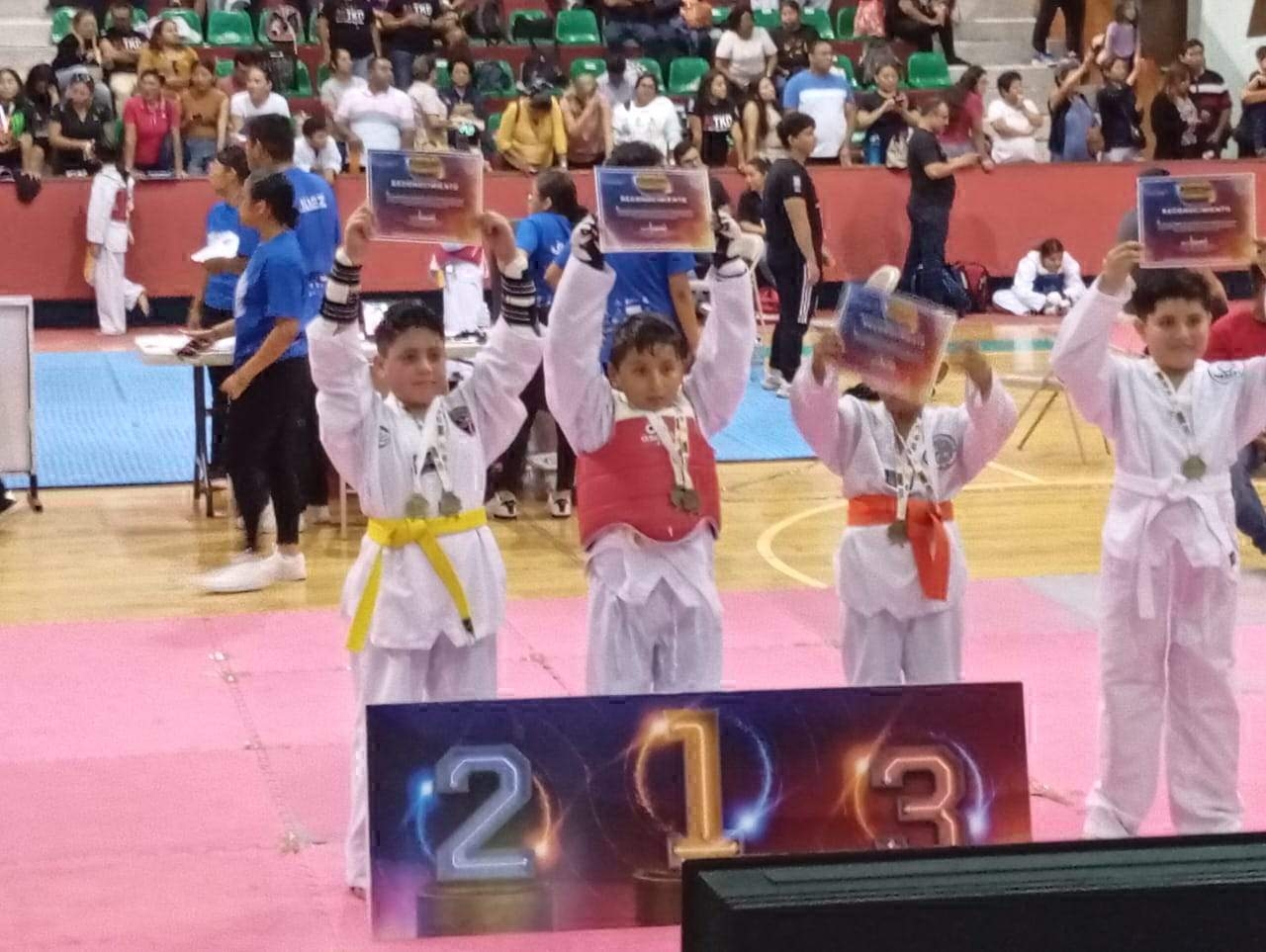 Medallero dorado para los deportistas carrilloportenses en el “Madera de Campeones” de Taekwondo