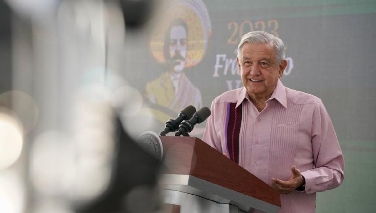 Andrés Manuel López Obrador encabeza este viernes 24  de noviembre, la conferencia mañanera desde Oaxaca.