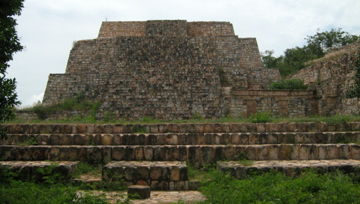 Turista cae de una pirámide en la zona arqueológica de Oxkintok en Yucatán