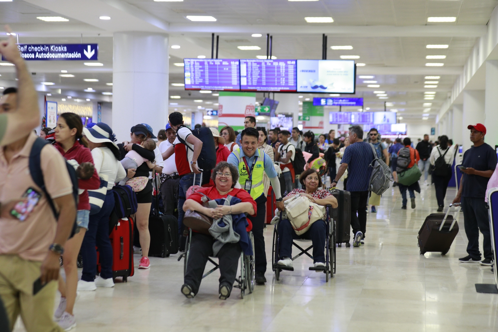 
Los prestadores de servicios afirman que la demanda predominó en las Terminales 2 y 4 y se mantendrá hasta diciembre. (Rodolfo Flores)
