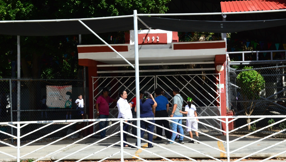 Acusan a maestro de una primaria de Campeche por manosear a una alumna