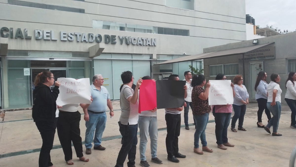 Trabajadores del Poder Judicial de Yucatán exigen salario digno: EN VIVO