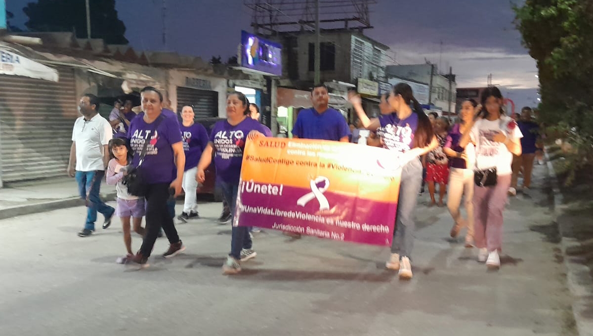 Marchan en Escárcega para erradicar la violencia contra la mujer