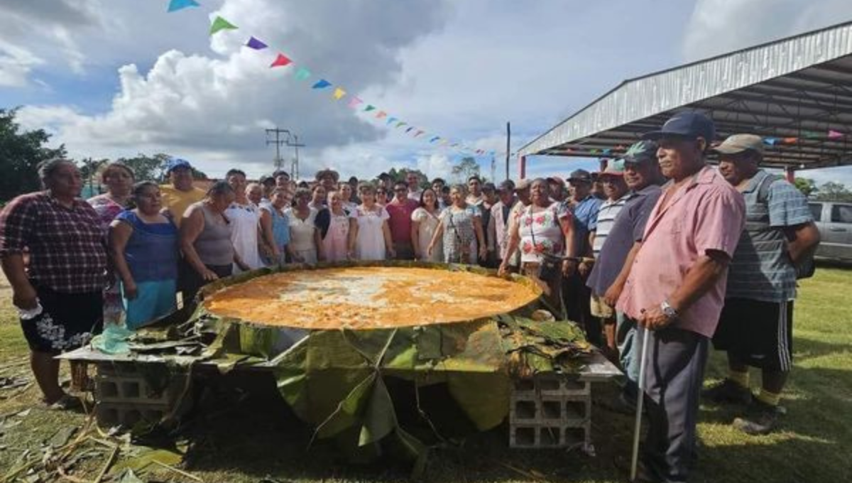 Elaboran mega pibipollo de más de 500 kilos en Hopelchén, Campeche