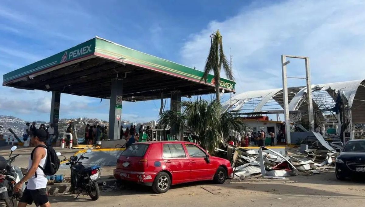Pemex informó que 35 gasolineras brindan el servicio con normalidad en Acapulco