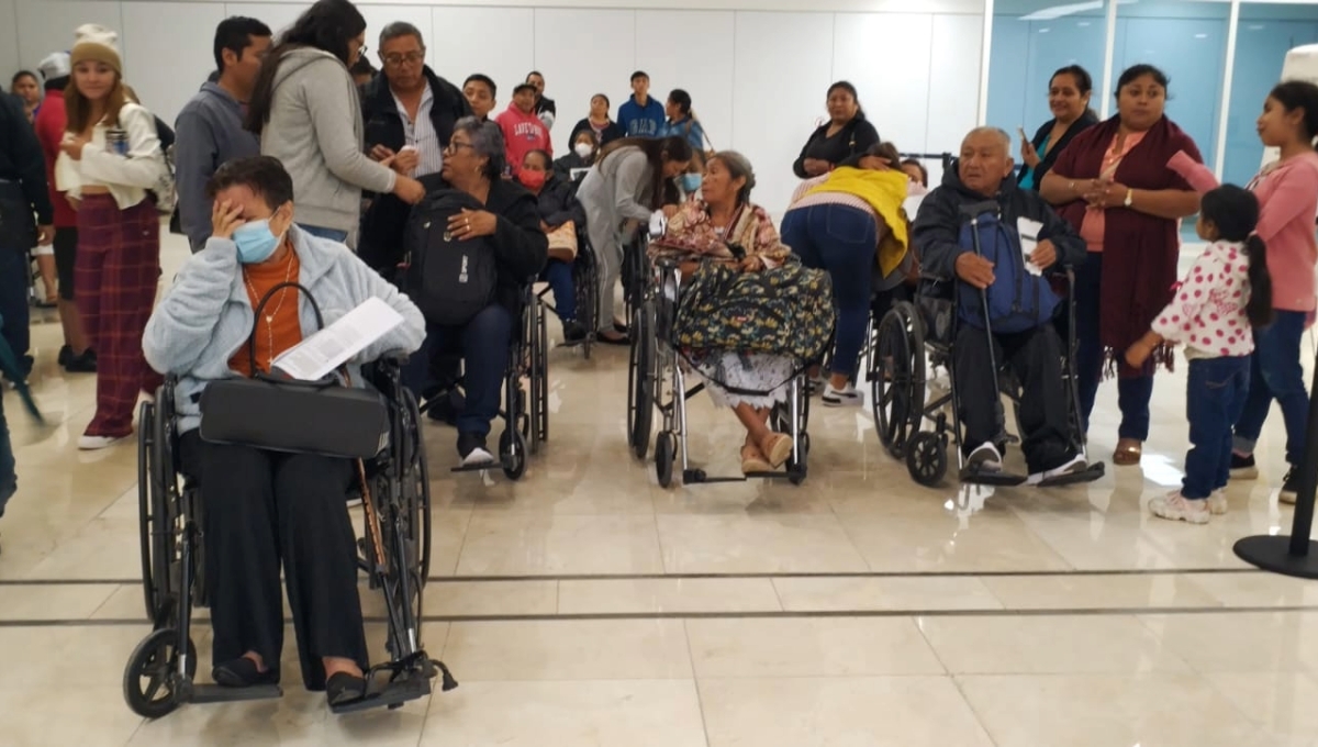 Aeropuerto de Merida: Abuelitos viajan a Estados Unidos para reencontrarse con sus familiares