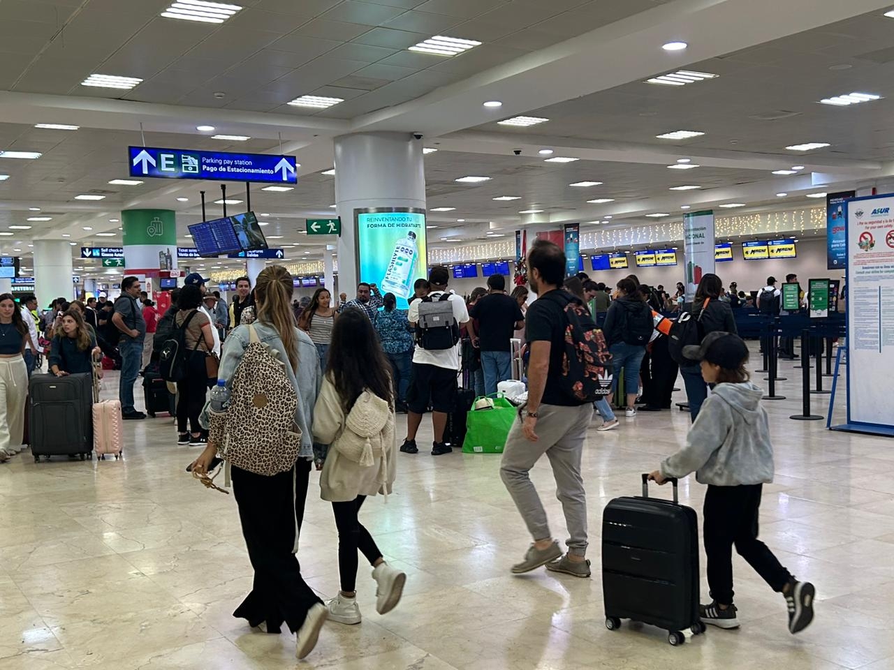 Aeropuerto de Cancún registró cuatro retrasos y dos cancelaciones: EN VIVO