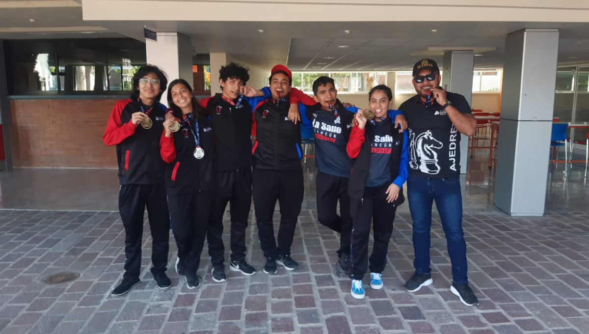 Ajedrecistas de Cancún ganan medalla de oro en los Juegos Lasallistas de León, Guanajuato