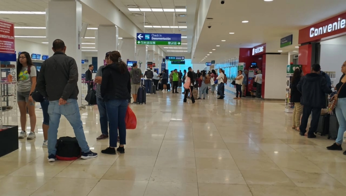 Aeropuerto de Mérida retrasa vuelos por cierre de la terminal aérea de la CDMX