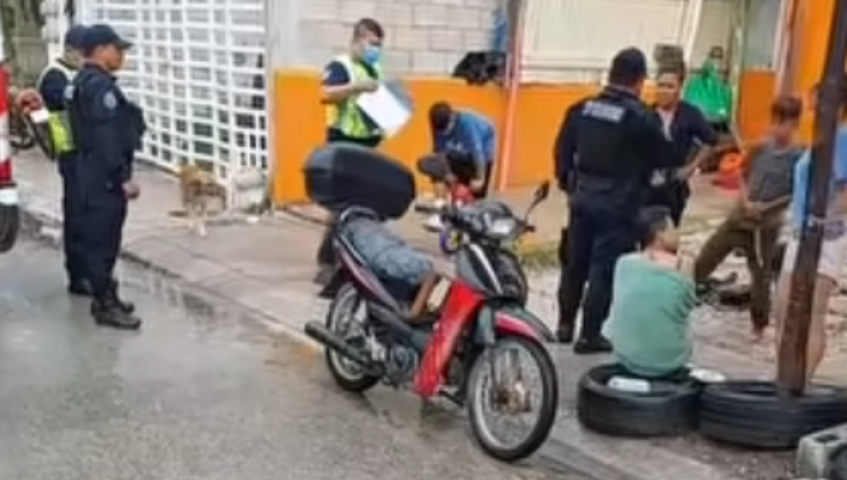 Motociclista choca luego de intentar esquivar a un perro en Playa del Carmen