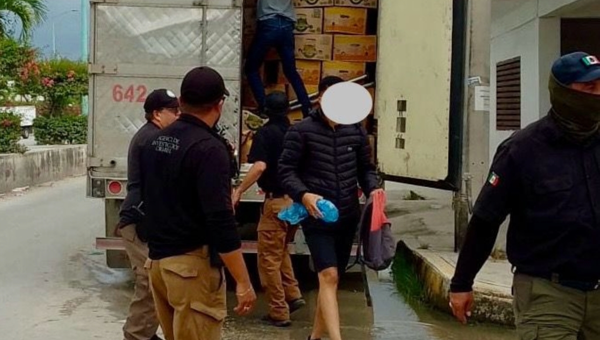 Dan prisión preventiva a dos 'polleros' que transportaban a migrantes dentro un tráiler en Escárcega