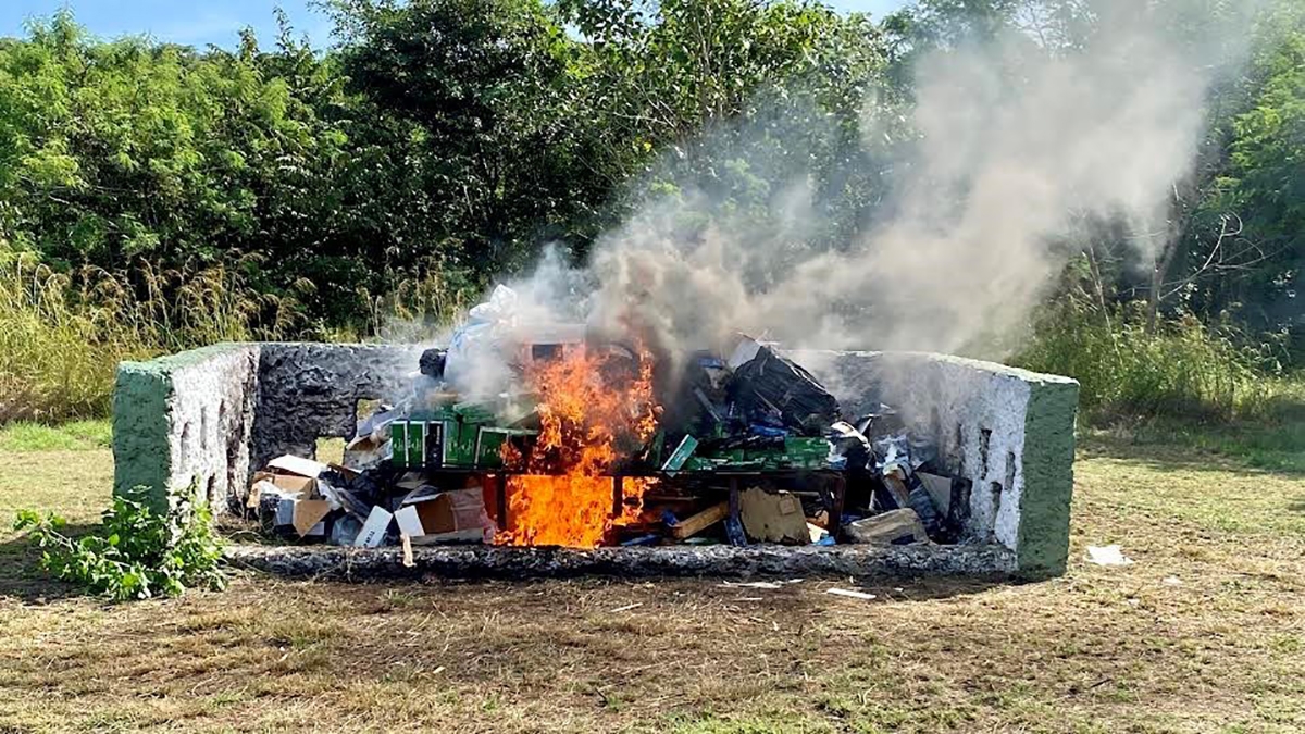 FGR incinera narcóticos y objetos del delito asegurados en Campeche