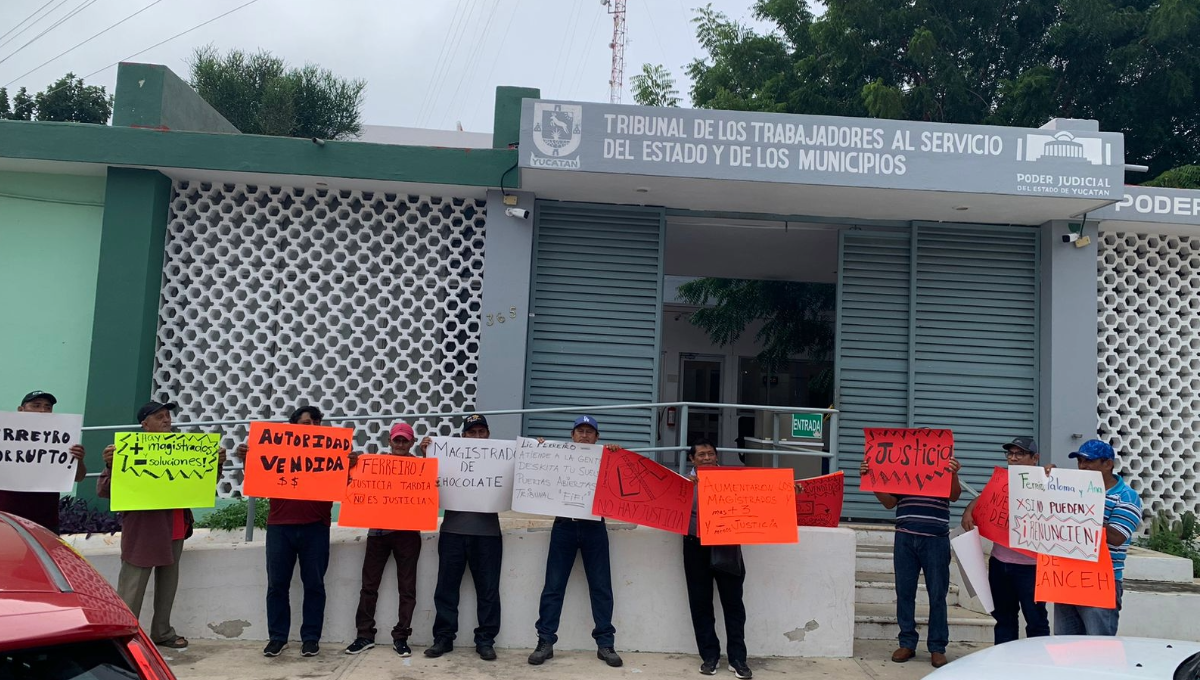 Dijeron que están hartos porque les han dado "tantas vueltas" y en estos años ellos no tienen dinero para vivir