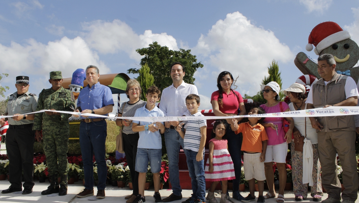 Llega la Navidad al Gran Parque La Plancha de Mérida; Mauricio Vila inaugura el Paseo de las Flores