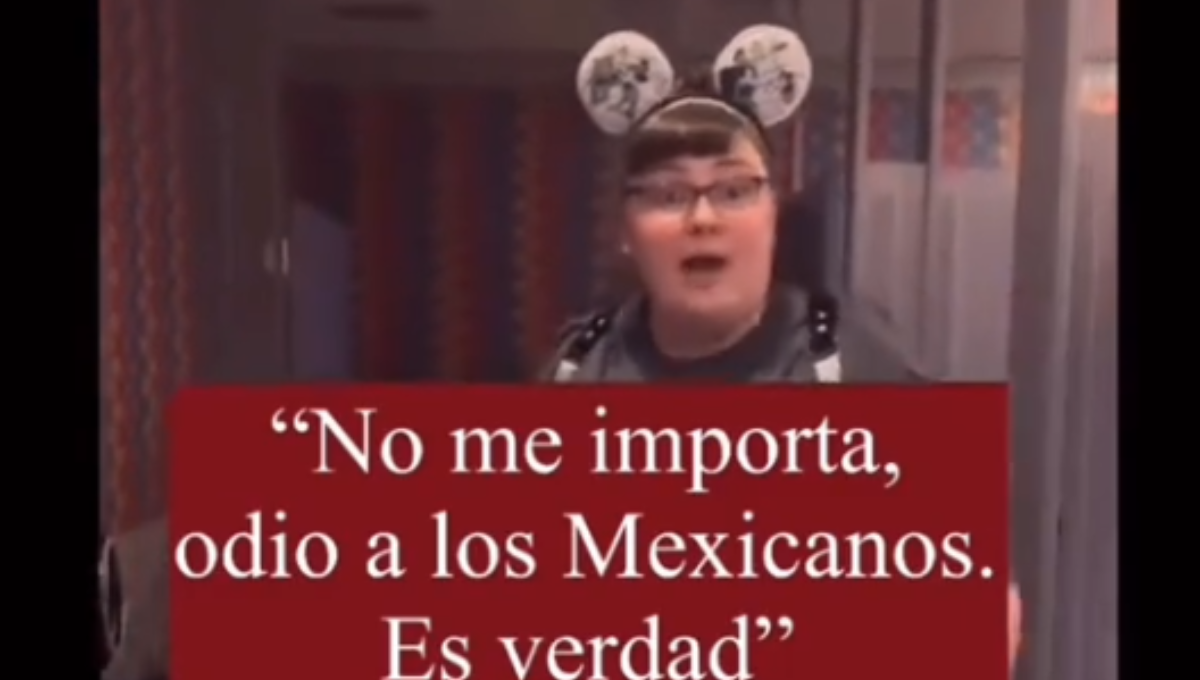Joven mexicana exhibe racismo en Disneyland por no hablar inglés: VIDEO