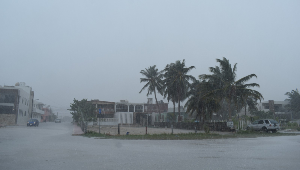 Las fuertes lluvias arruinaron el domingo a los bañista en Progreso