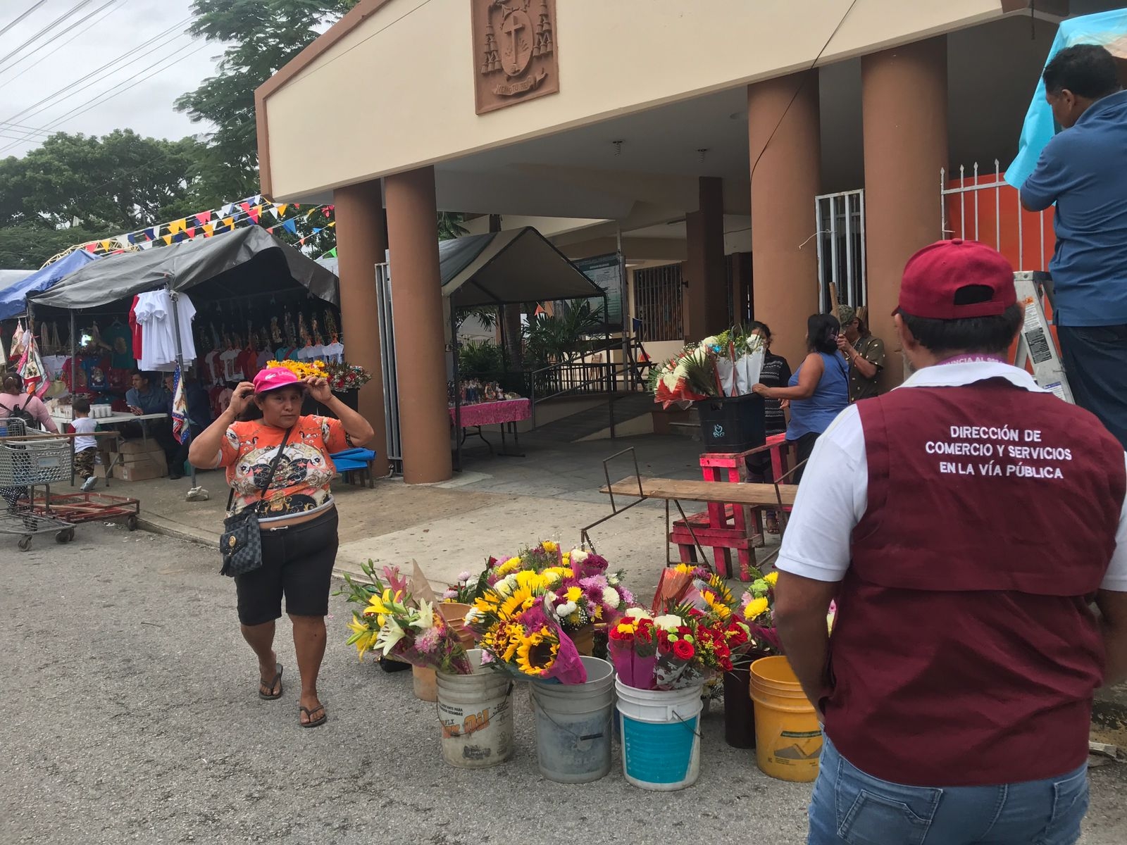 Comerciantes de Cancún se preparan para el día de la Virgen de Guadalupe: EN VIVO
