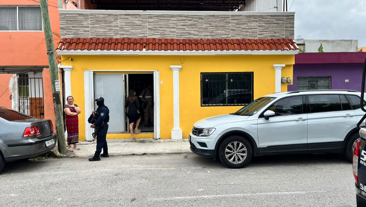 Asaltan a mano armada una tienda de trofeos en la Región 63 de Cancún
